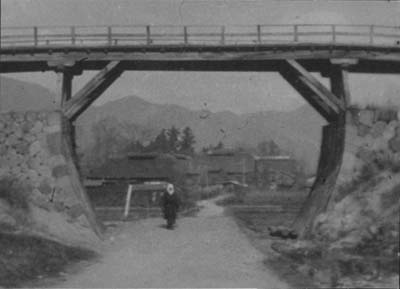 2-024小関・街へ行く道