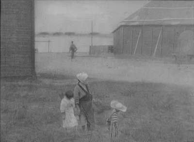 2-040小関・川の見える風景